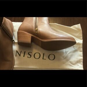 Nisolo Tan Leather Almond Ankle Booties sz 9 never worn
W/ box and dust bag